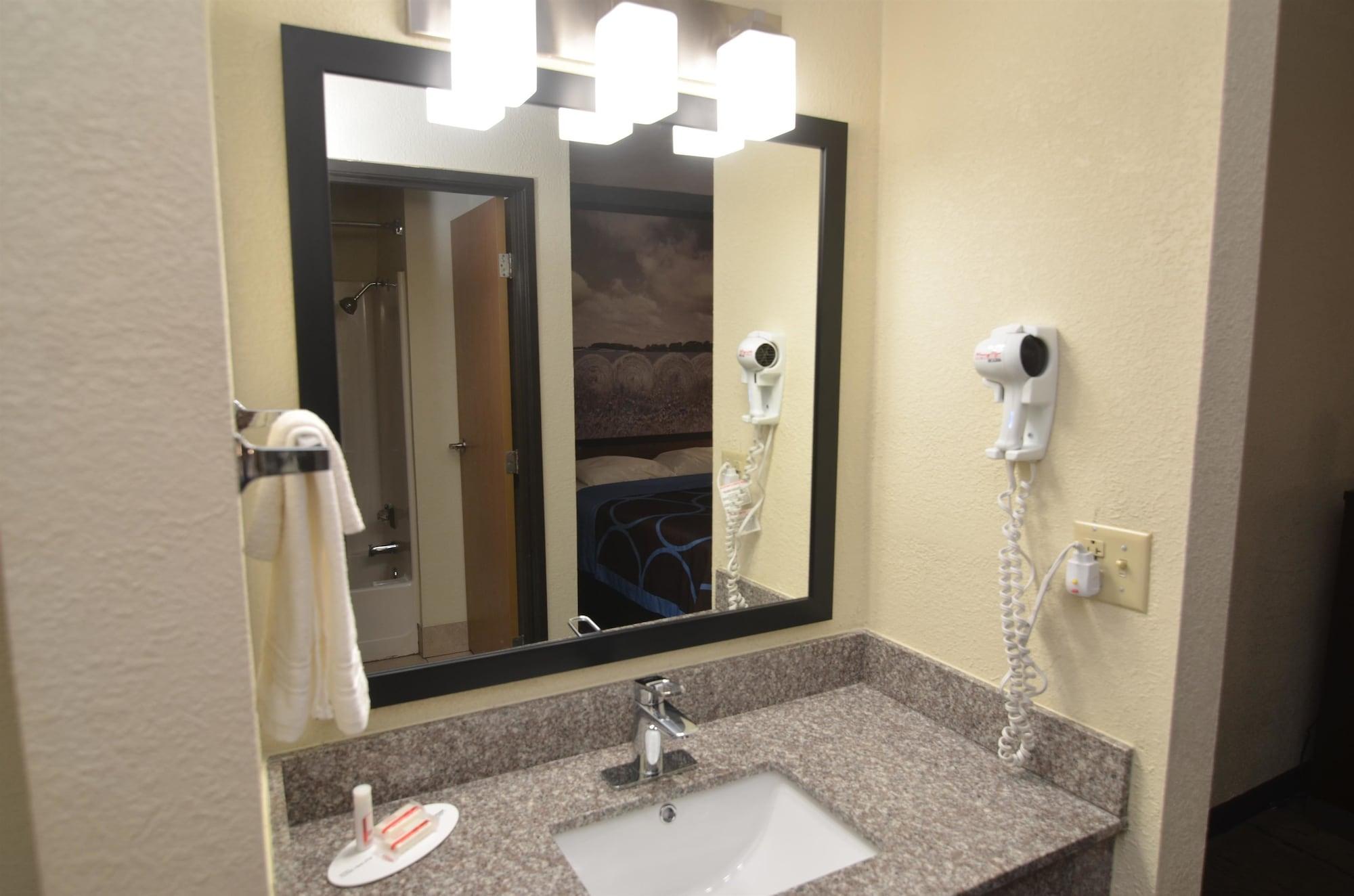 Super 8 By Wyndham Urbandale/Des Moines Area Motel Kültér fotó