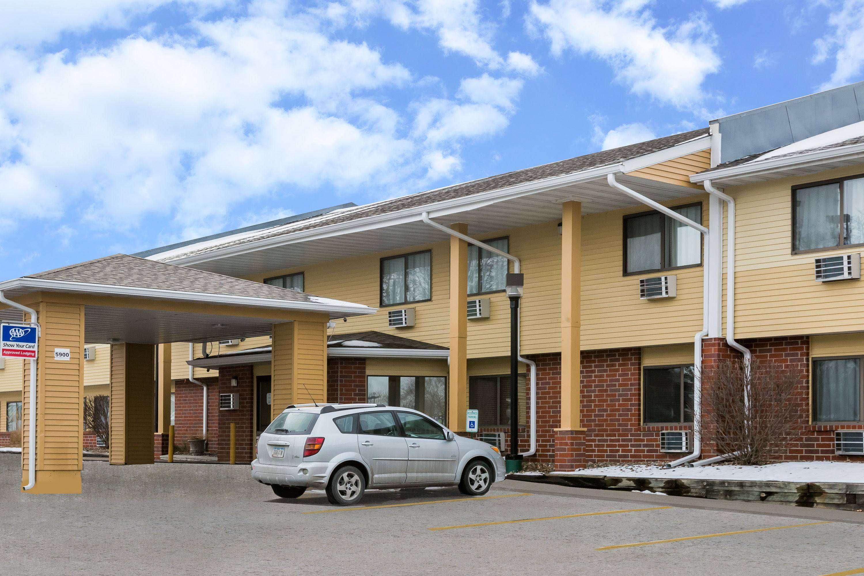 Super 8 By Wyndham Urbandale/Des Moines Area Motel Kültér fotó