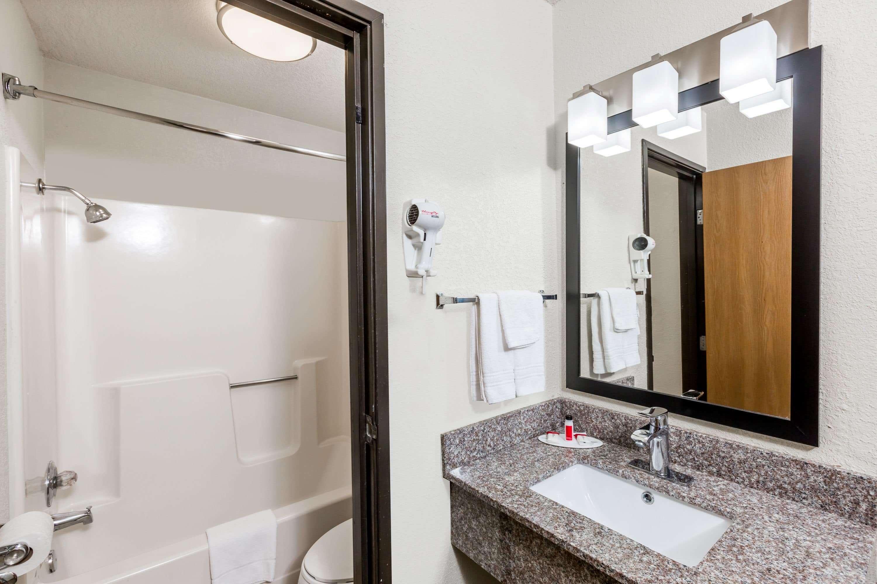 Super 8 By Wyndham Urbandale/Des Moines Area Motel Kültér fotó